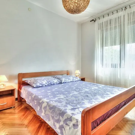 Lovric House With Pensión 3*