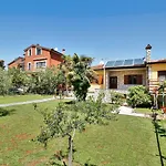 Lovric House With Gostinjska kuća 3*