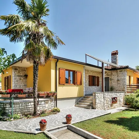 Lovric House With Guest house Umag