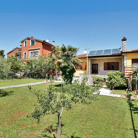 Lovric House With Guest house 3*