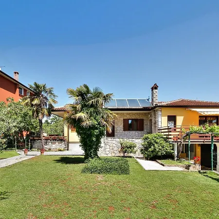 Lovric House With 3*